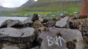Documentation of ‘Trace drawing’ Berkana, Laguz (inverted), Teiwaz in Fuglafjørður, photograph by Martin Drury