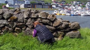 Documentation of ‘Trace drawing’ Inguz, Inguz, Eihwaz in Klaksvík, photograph by Martin Drury