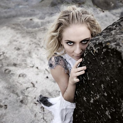 Photograph from http://www.guitarparty.com/en/artist/eivor-palsdottir/