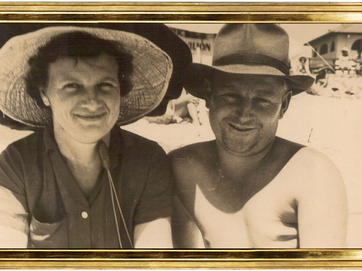 Four Generations at the Coast : Waters of the Past