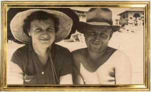 Four Generations at the Coast : Waters of the Past